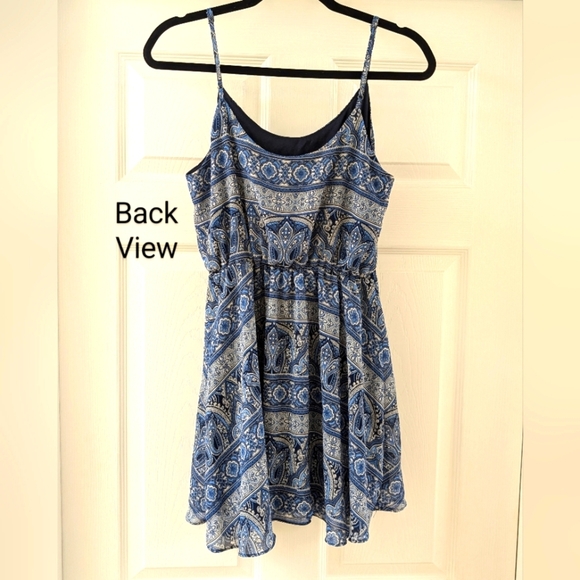 Mini Dress - Blue and White Patterned - Picture 2 of 10